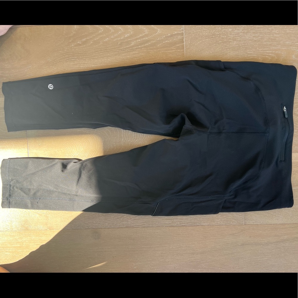 Black Lululemon pants don’t know the type